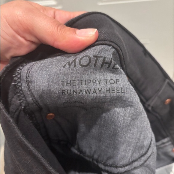 Mother The Tippy Top Runaway Heel Jeans in Faded Black sz 32 - Picture 6 of 7